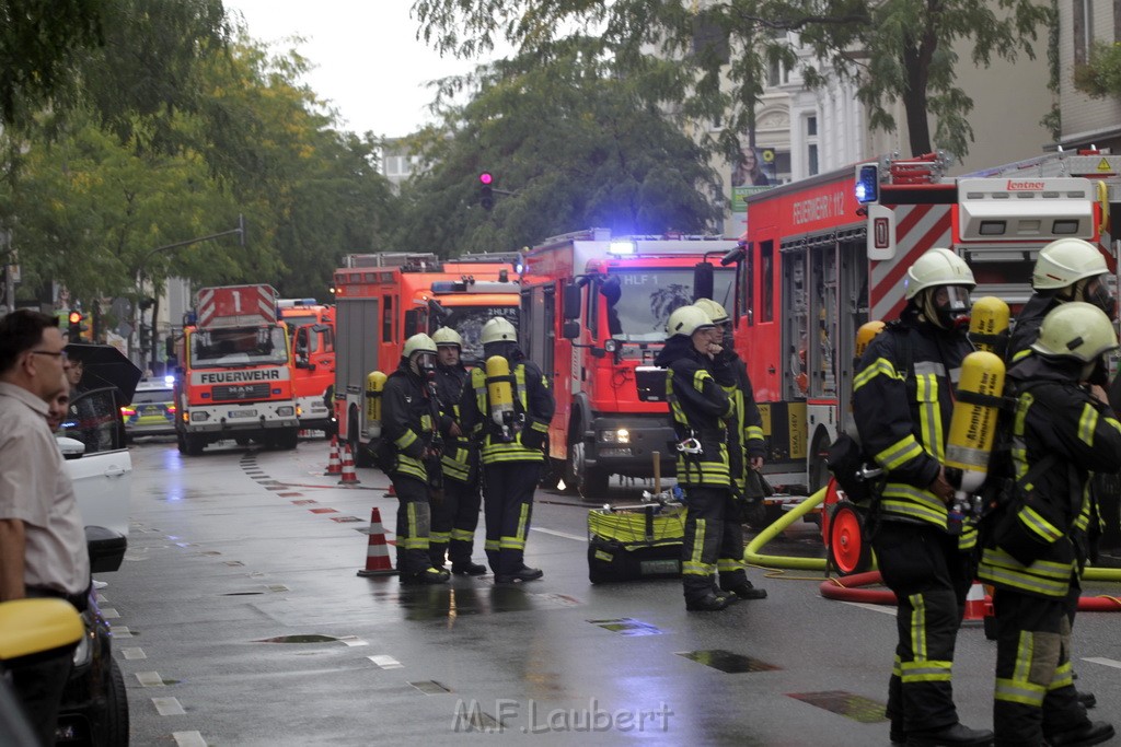 Feuer 2 Koeln Nippes Neusserstr P007.JPG